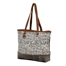 Load image into Gallery viewer, Brooklyn Oversized Tote
