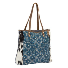 Load image into Gallery viewer, Delilah Tote
